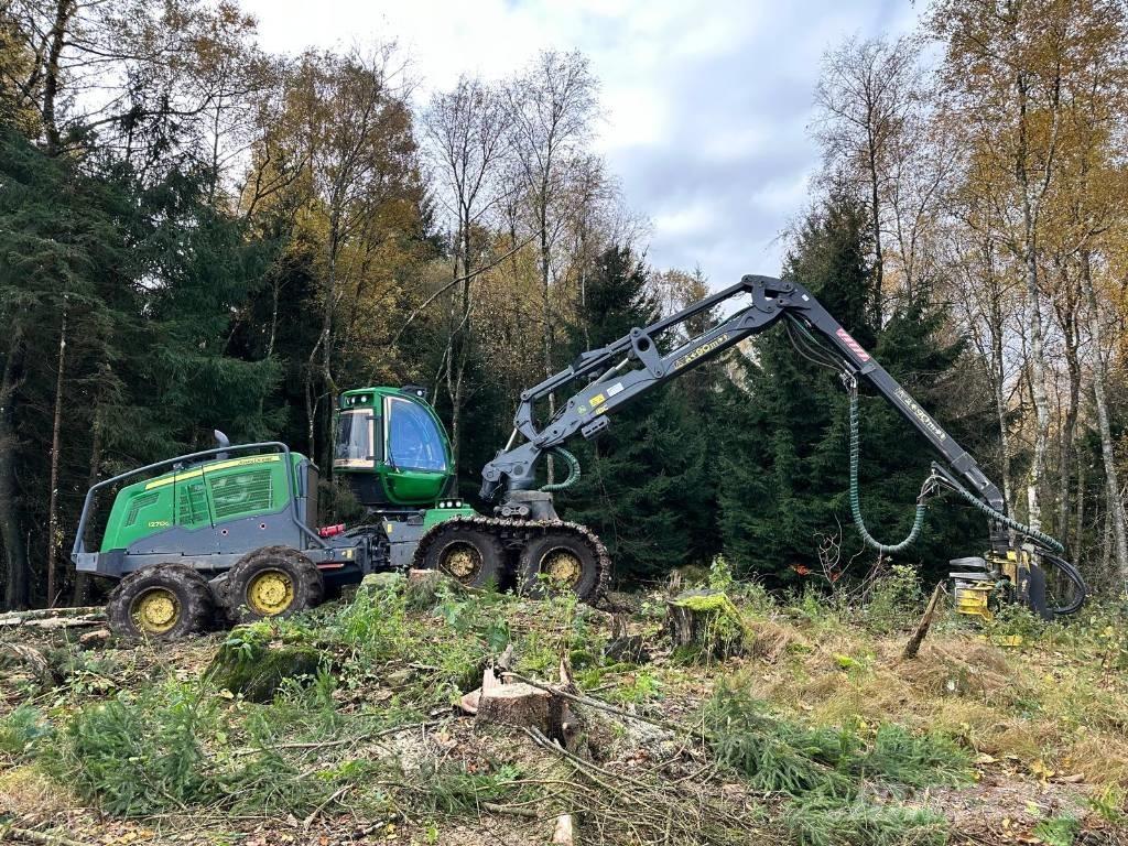 John Deere 1270 G Harvester