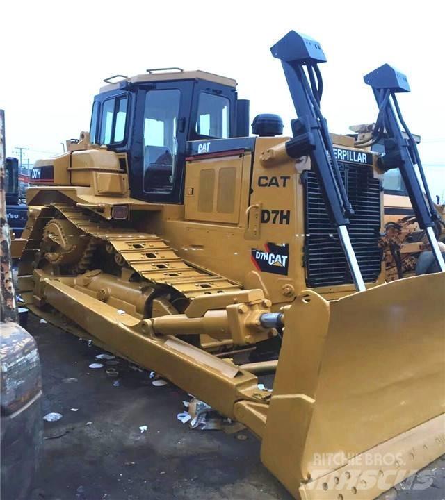 CAT D7H Bulldozer