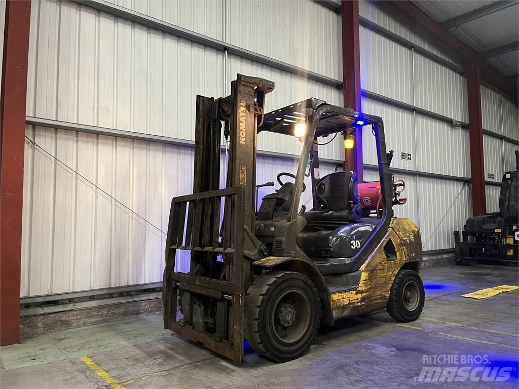 Komatsu FG30T-17 Gasstapler