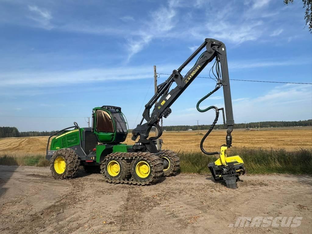 John Deere 1270 G Harvester