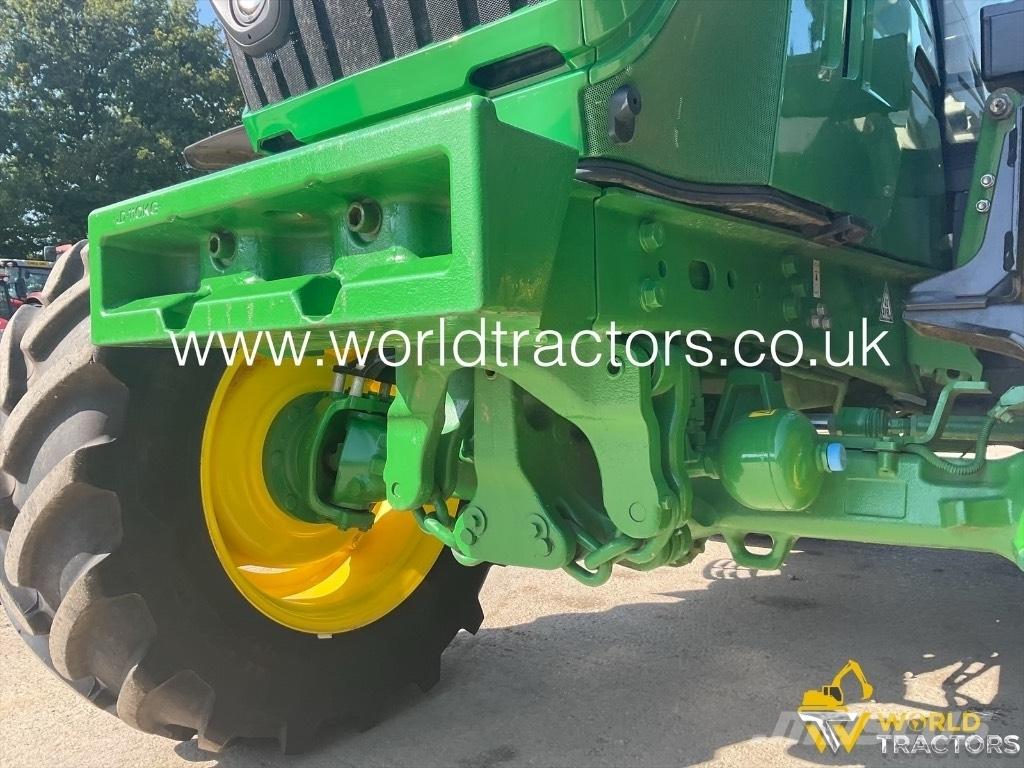 John Deere 6130 R Traktoren