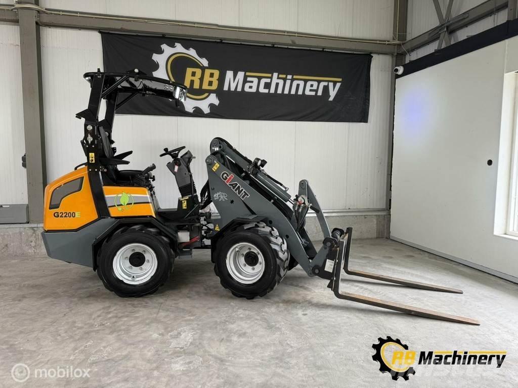 GiANT G2200E Radlader