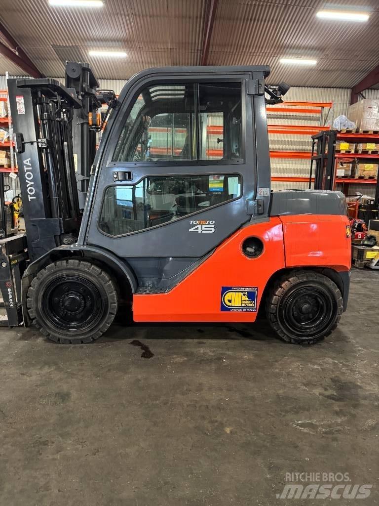 Toyota truck 8FD40N Dieselstapler