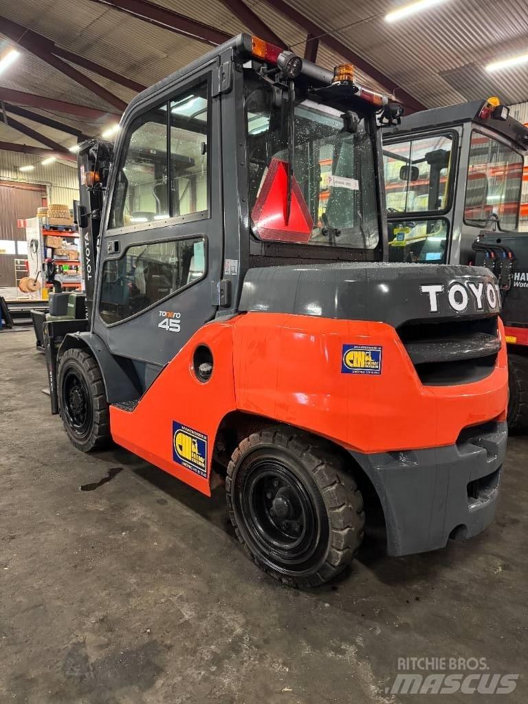 Toyota truck 8FD40N Dieselstapler