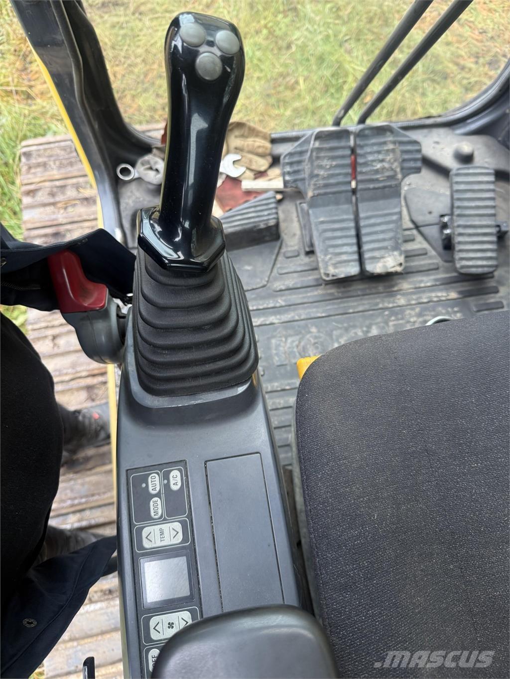 Komatsu PC180LC Raupenbagger