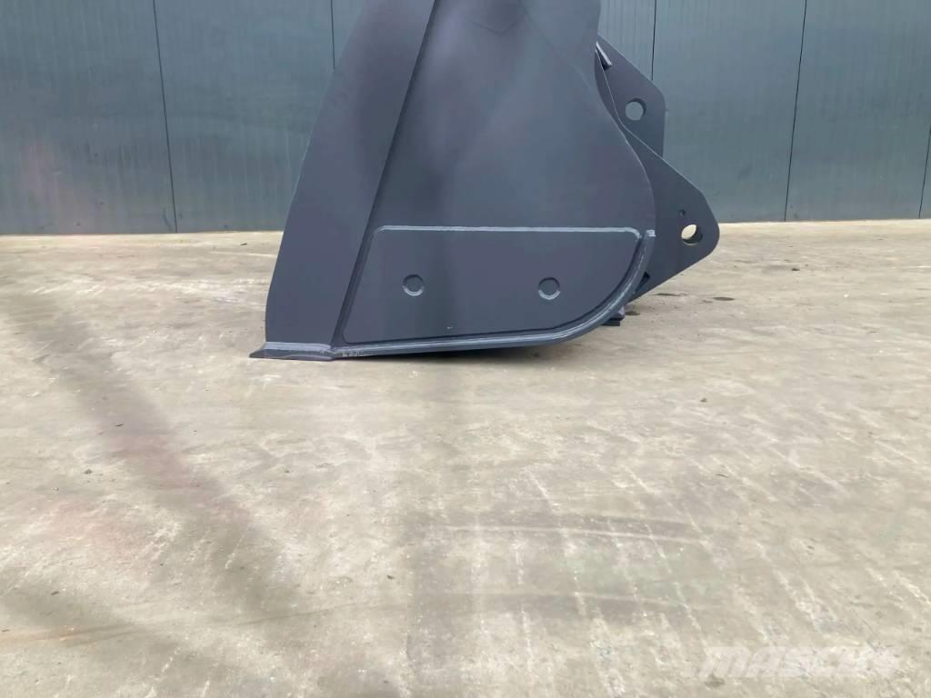 Volvo L90H Schaufeln