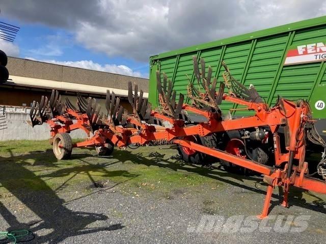Kuhn Vari-Master Pflüge