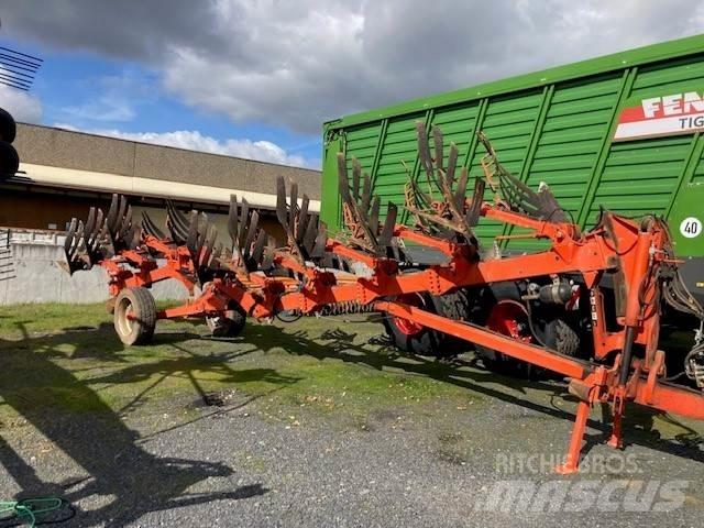 Kuhn Vari-Master Pflüge