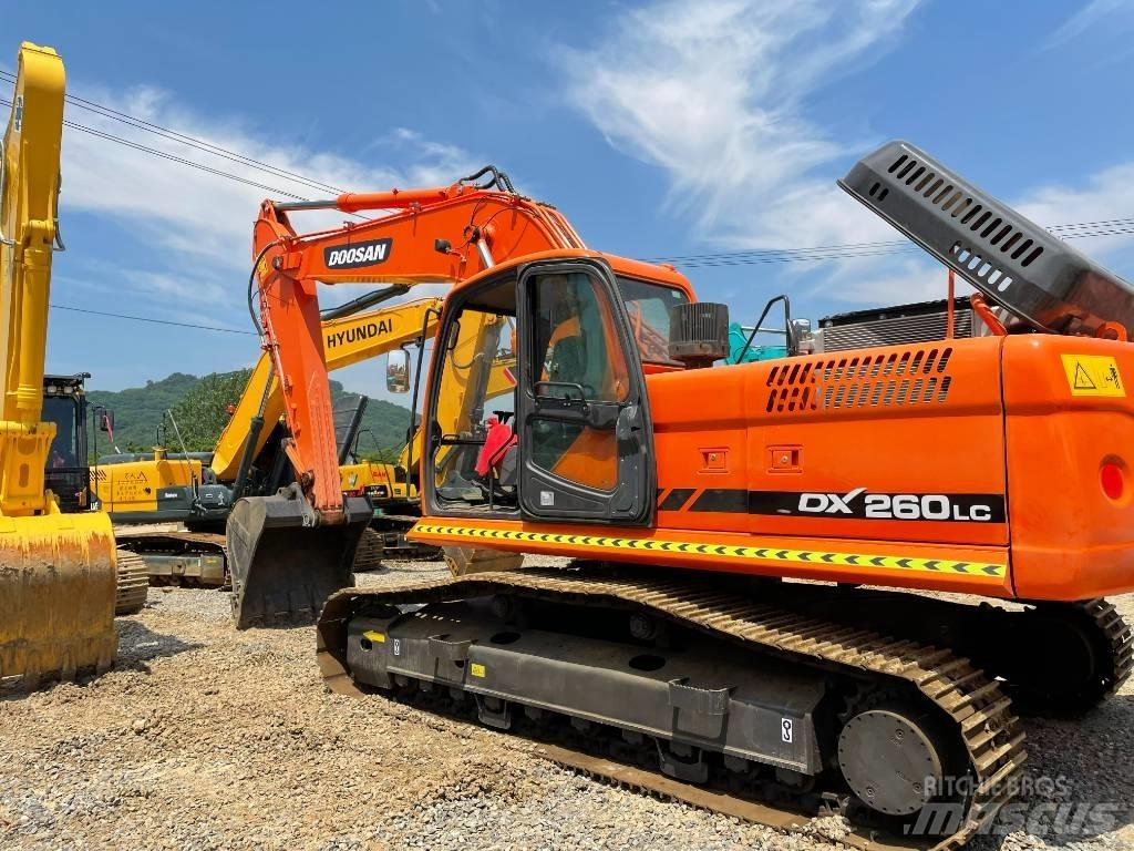Doosan DX 260 Raupenbagger