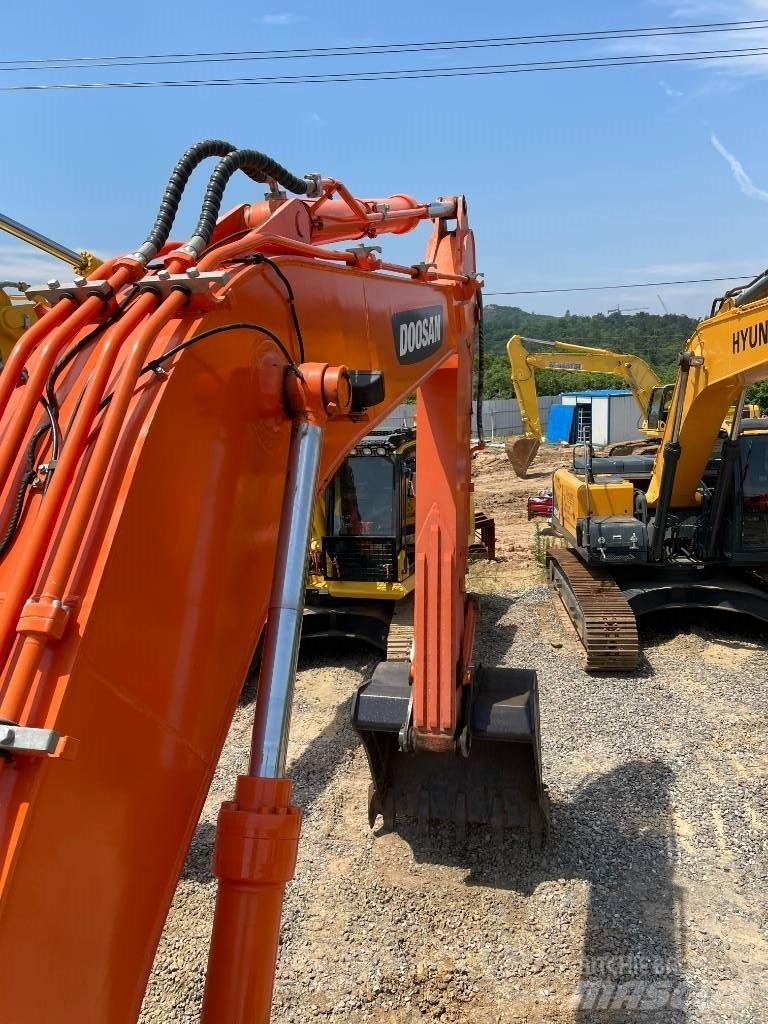 Doosan DX 260 Raupenbagger