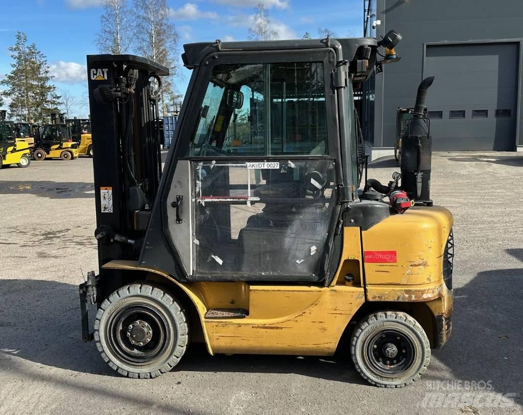 CAT DP 25 K Dieselstapler