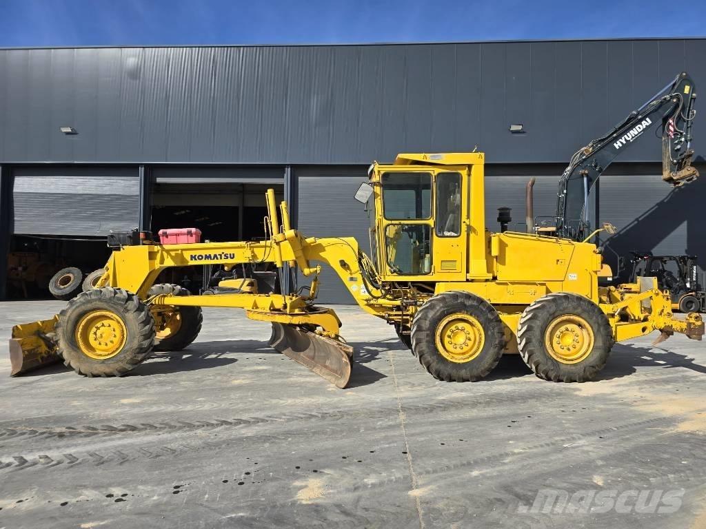 Komatsu GD521A-1 Grader