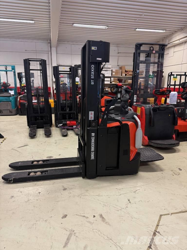 Toyota truck SPE140L Deichselstapler