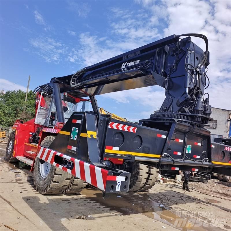 Kalmar DRF 450 Reach-Stacker
