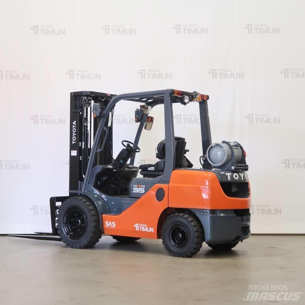 Toyota 02-8FGJF35 Gasstapler