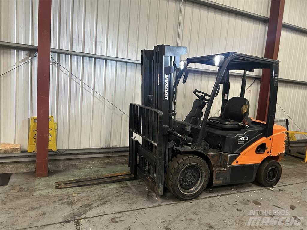 Doosan D30S-5 Dieselstapler