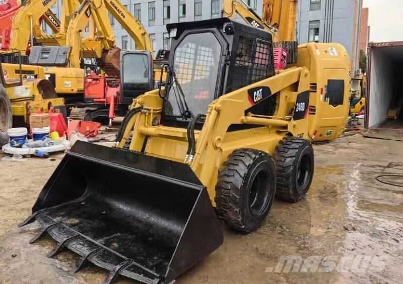 CAT 246D Kompaktlader