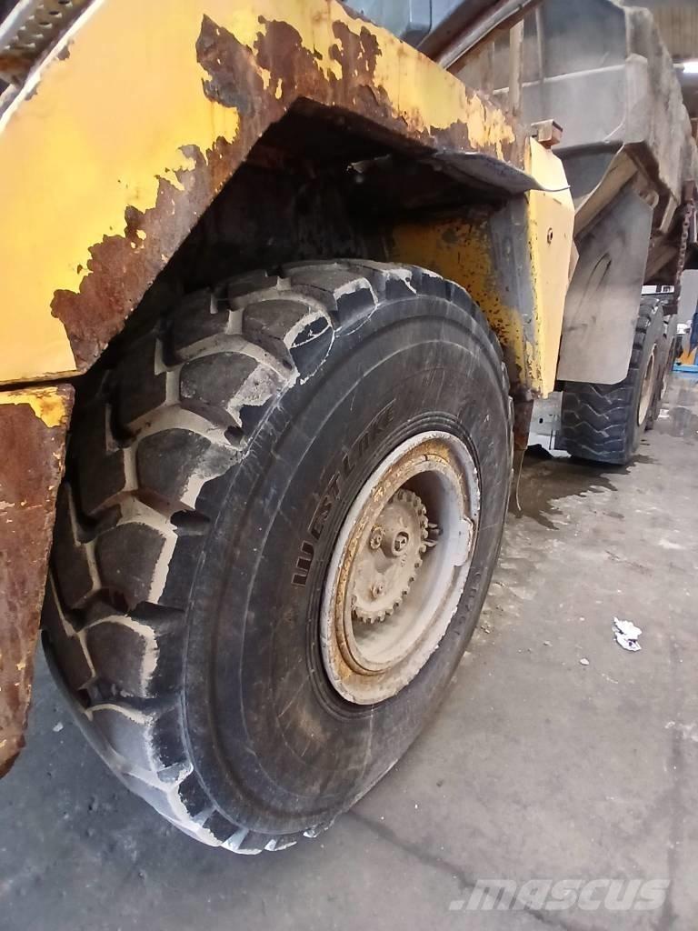Komatsu HM 300-2 Dumper - Knickgelenk