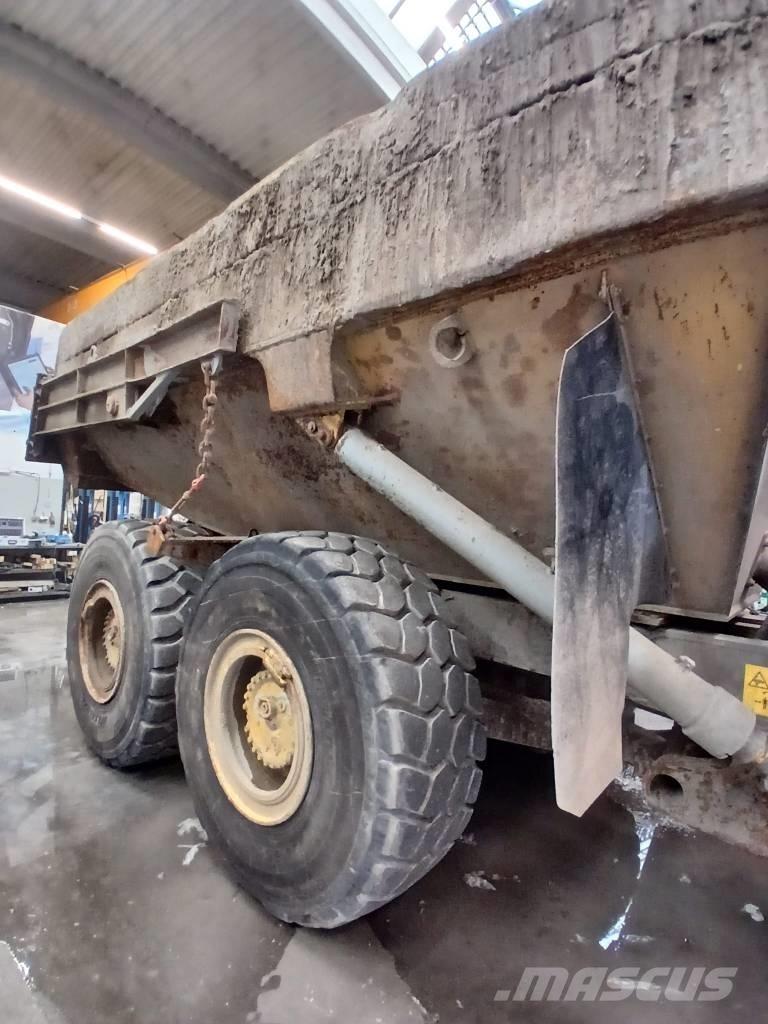 Komatsu HM 300-2 Dumper - Knickgelenk
