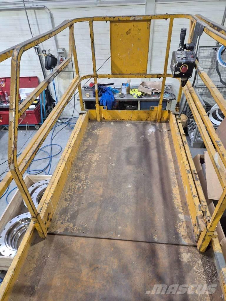 Haulotte Compact 12 Scheren-Arbeitsbühnen