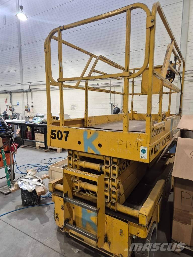 Haulotte Compact 12 Scheren-Arbeitsbühnen