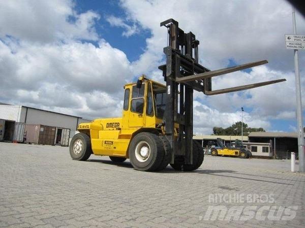 Omega Omega	16-6 Andere Gabelstapler