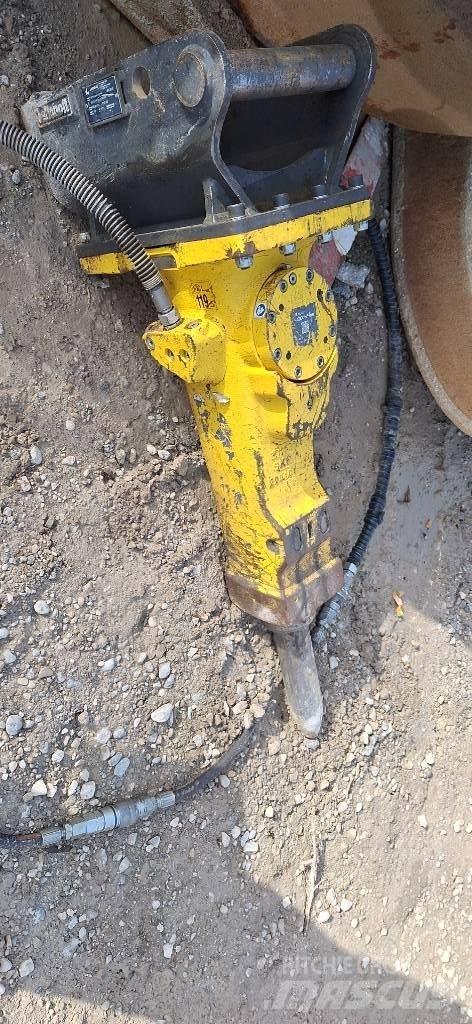 Epiroc SB 302 Hammer / Brecher