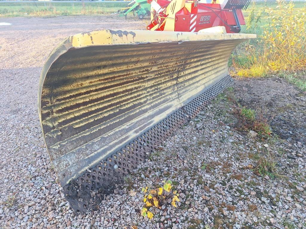 OMT 300 Schneeschilde und -pflüge