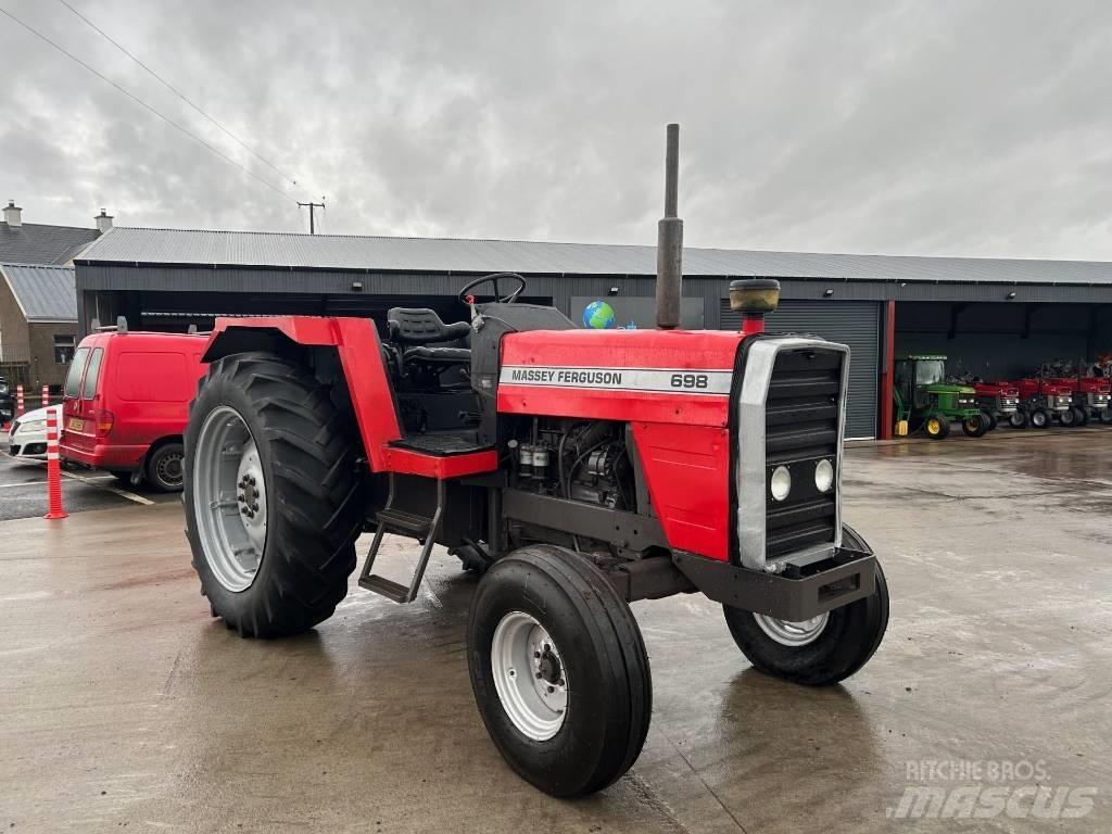 Massey Ferguson 698 Traktoren