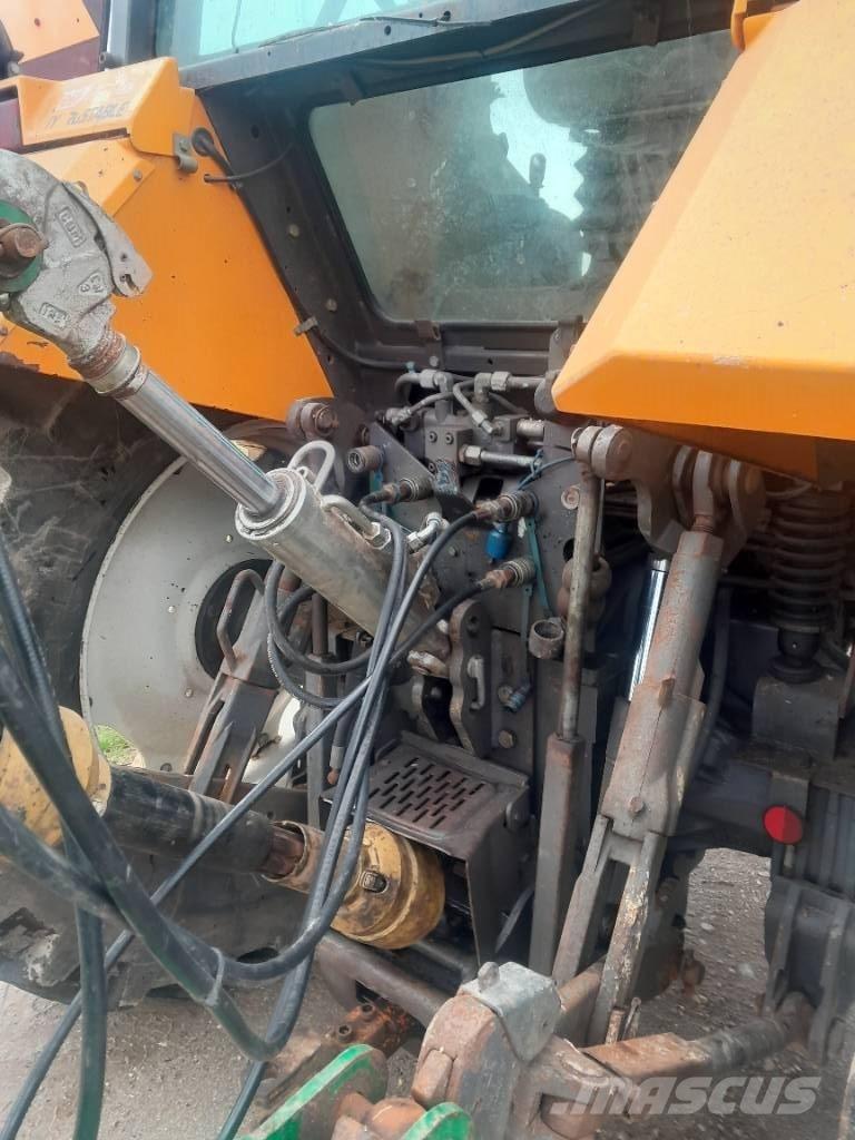 Renault 155-54 TX Traktoren