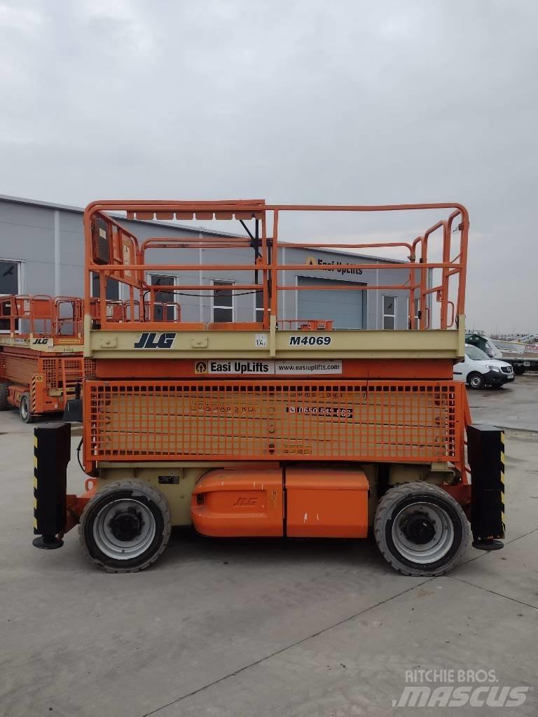 JLG M 4069 Scheren-Arbeitsbühnen