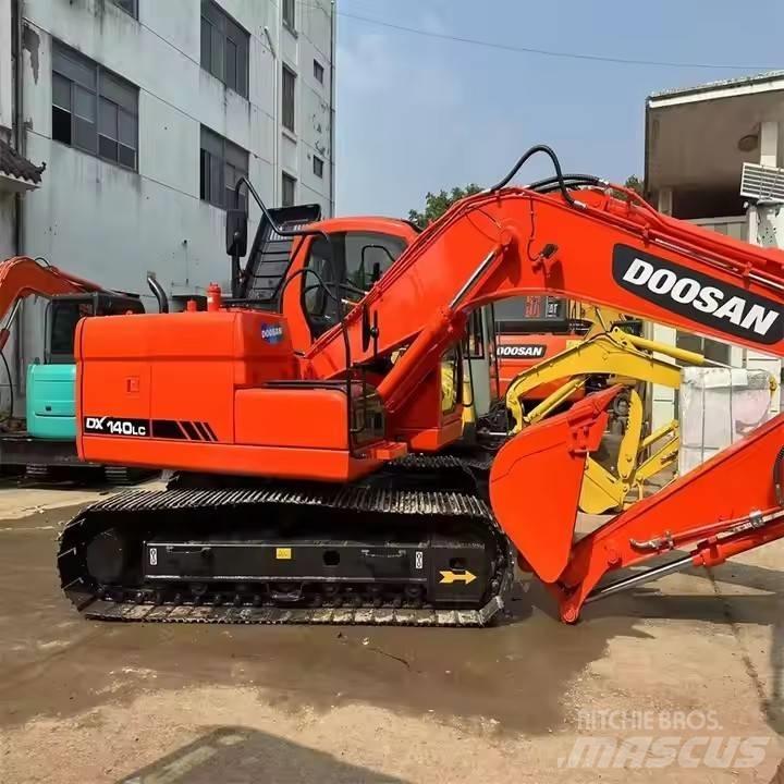 Doosan DX140LC Raupenbagger