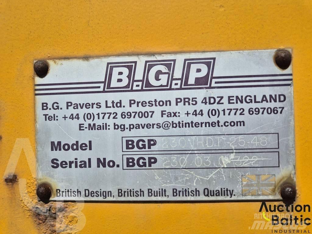  BGP 230 Strassenfertiger