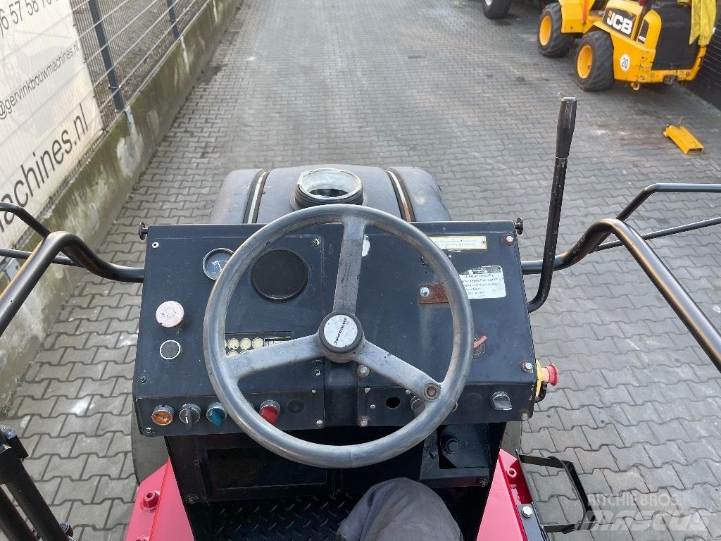 Dynapack CP 142 Gummiradwalzen