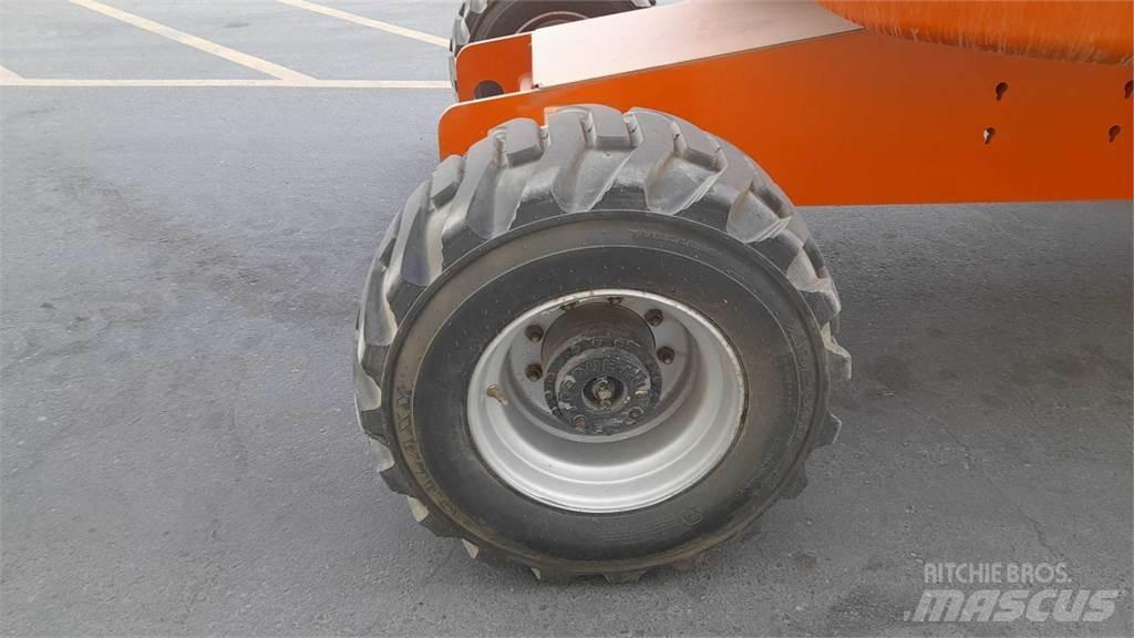 JLG 450AJSII Gelenkteleskoparbeitsbühnen
