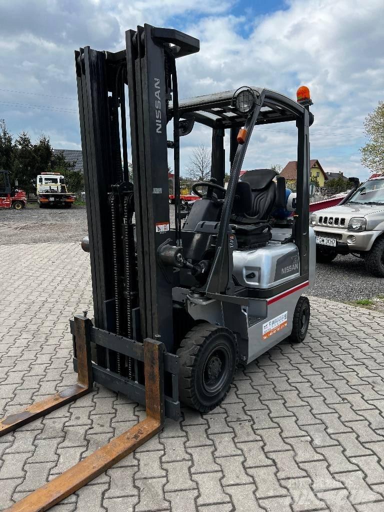 Nissan P1D1A18LQ Gasstapler