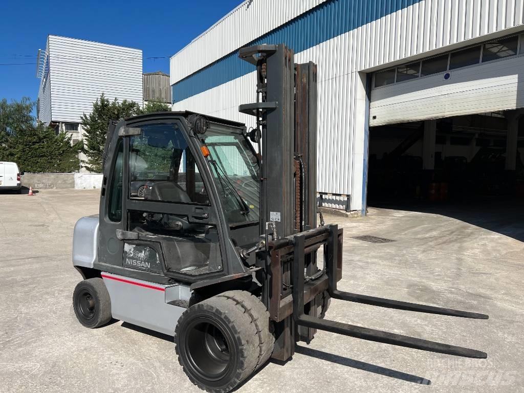 Nissan DX 30 Dieselstapler