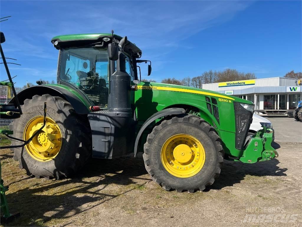 John Deere 8320 R Traktoren