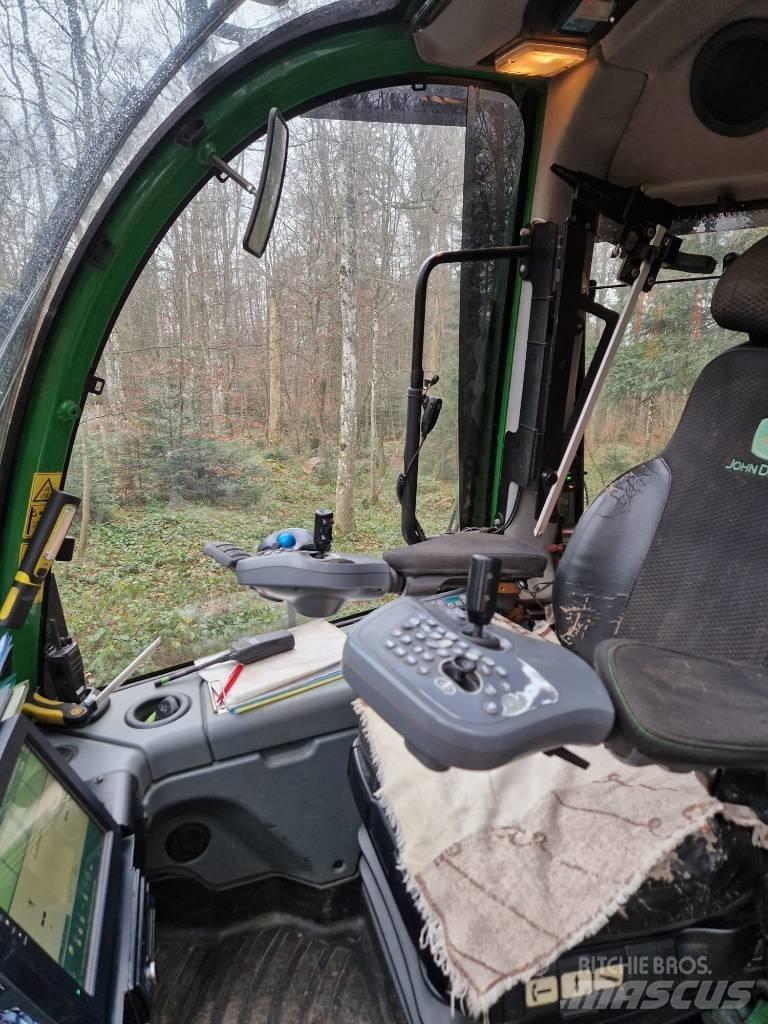 John Deere 1270 E Harvester
