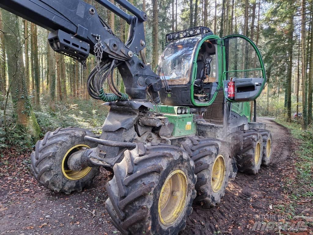 John Deere 1270 E Harvester