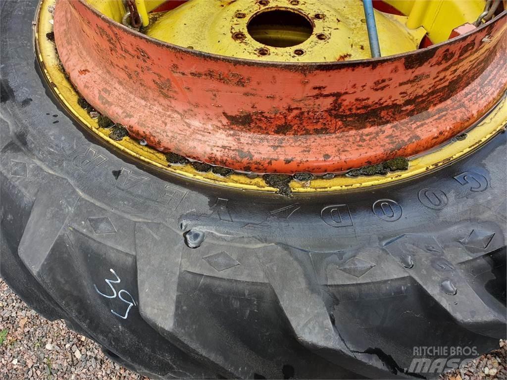 Goodyear 136-38 x2 Reifen