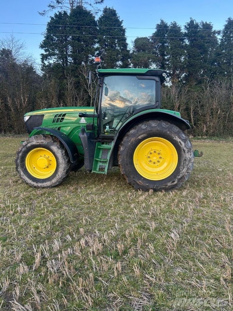 John Deere 6140 R Traktoren