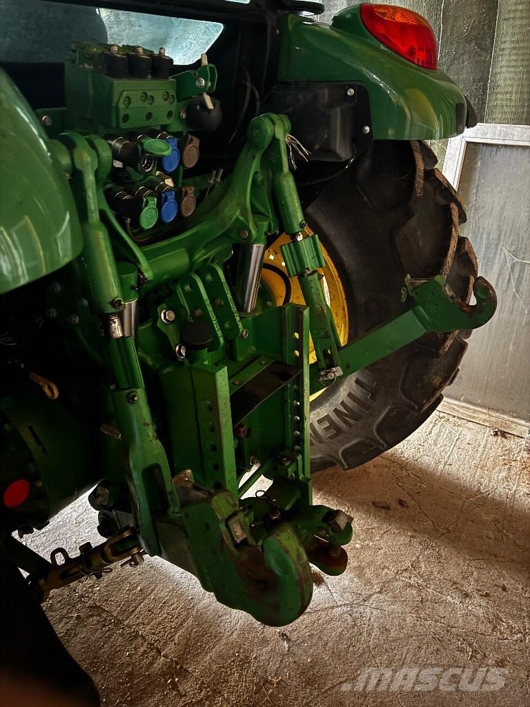 John Deere 5100 M Traktoren