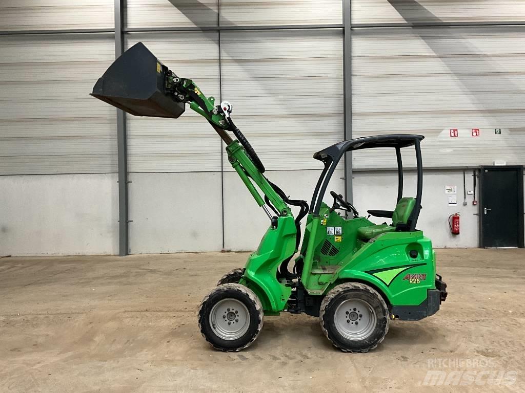 Avant R 28 Minilader