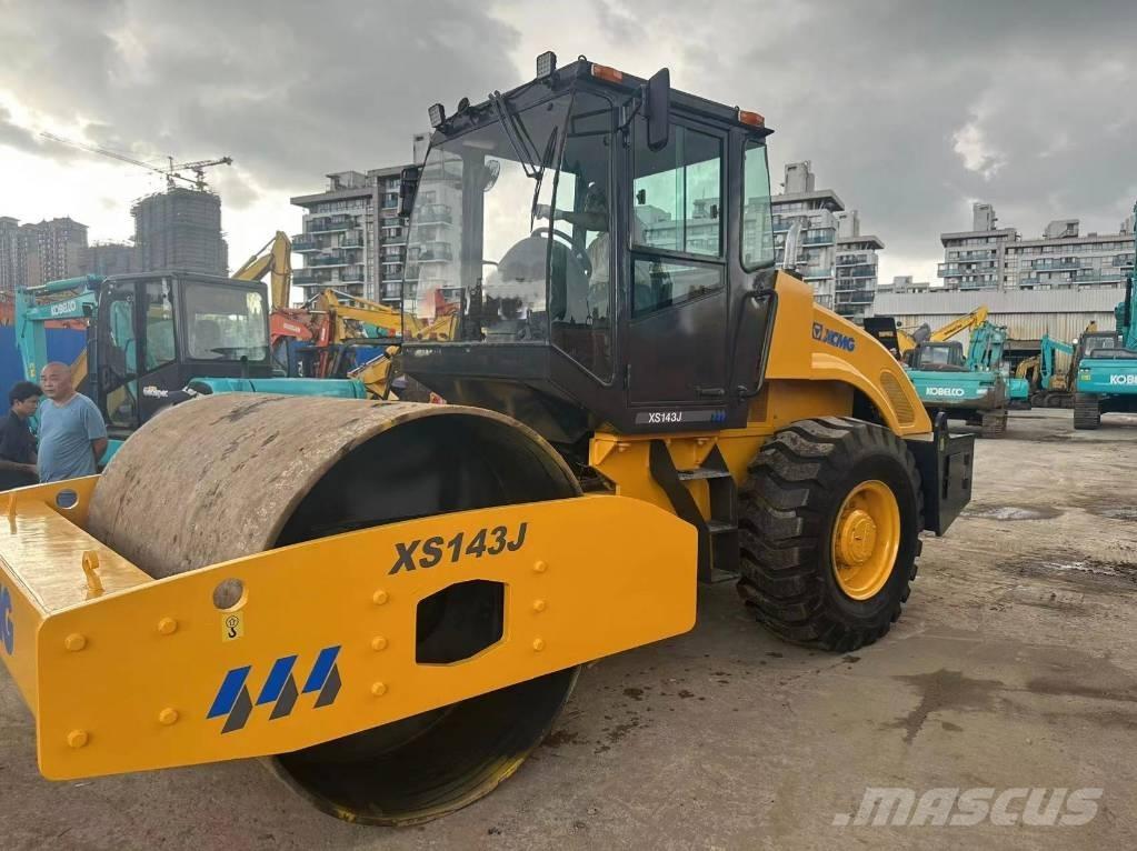 XCMG XS 143 Walzenzüge