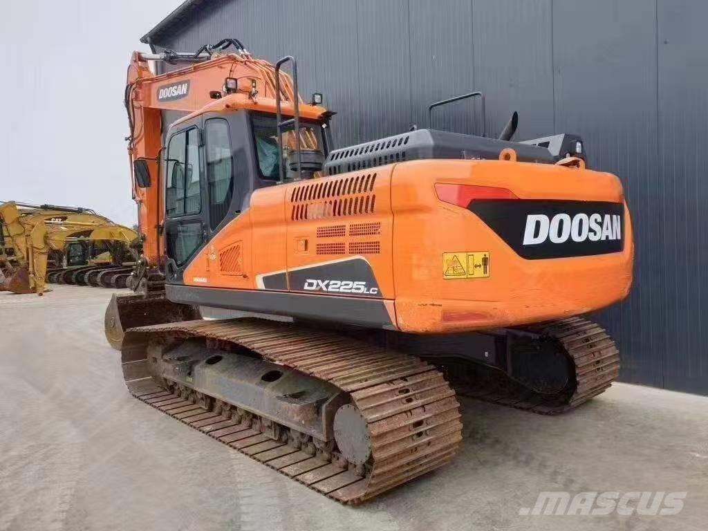 Doosan DX 225 LC Raupenbagger