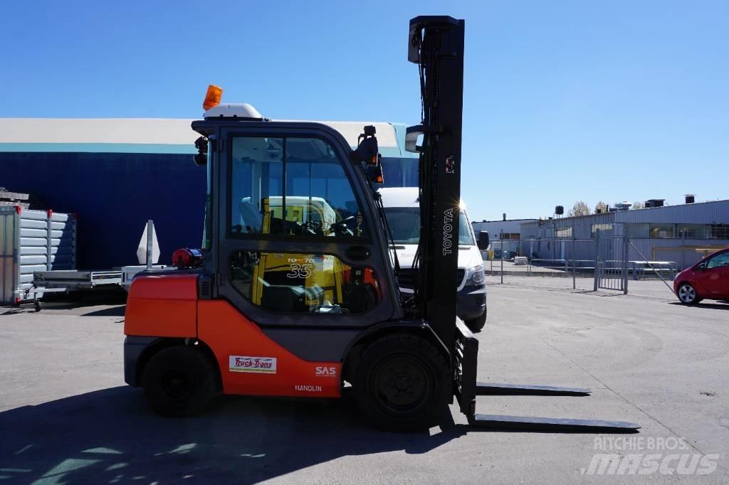 Toyota 52-8FDJF35 Dieselstapler