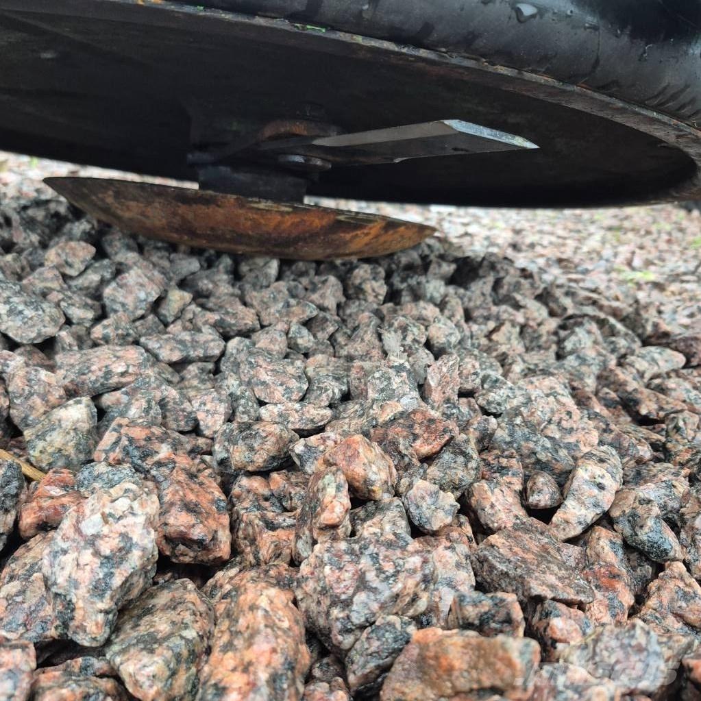 Avant Stolpklipp Sonstige Landmaschinen