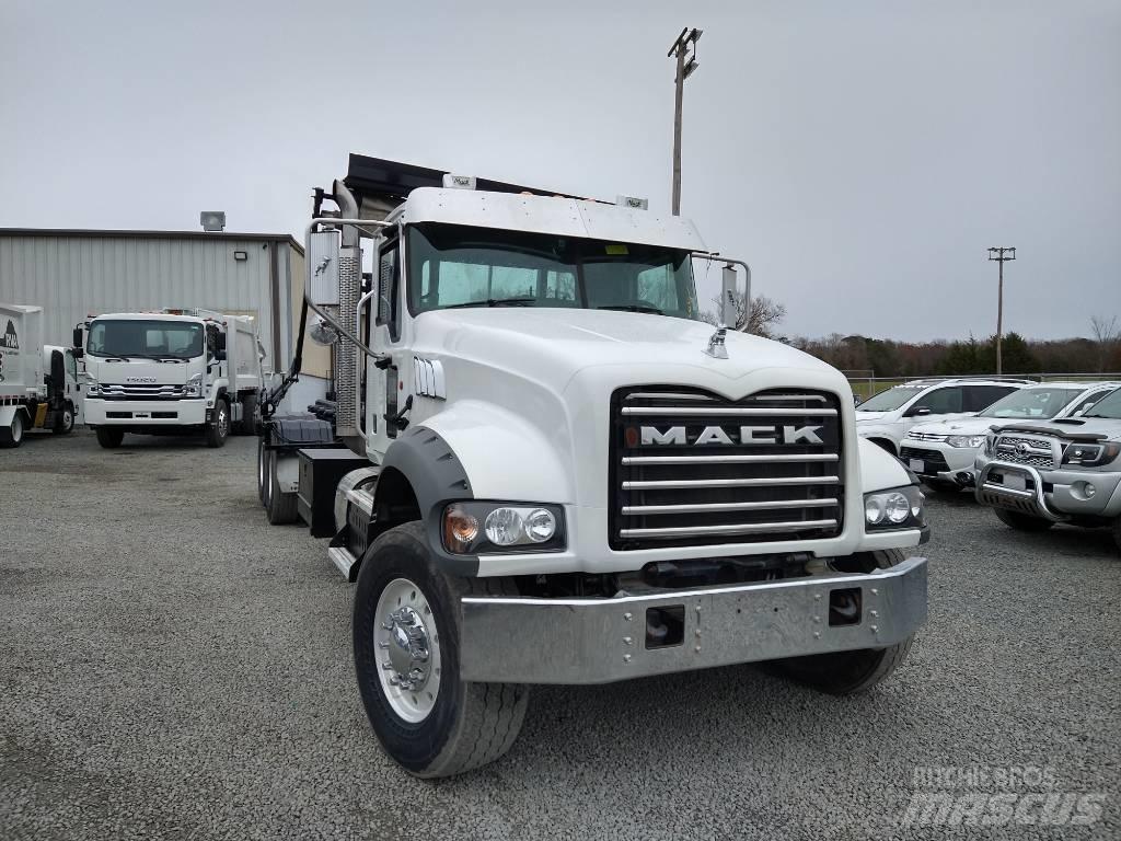 Mack GU713 Müllwagen