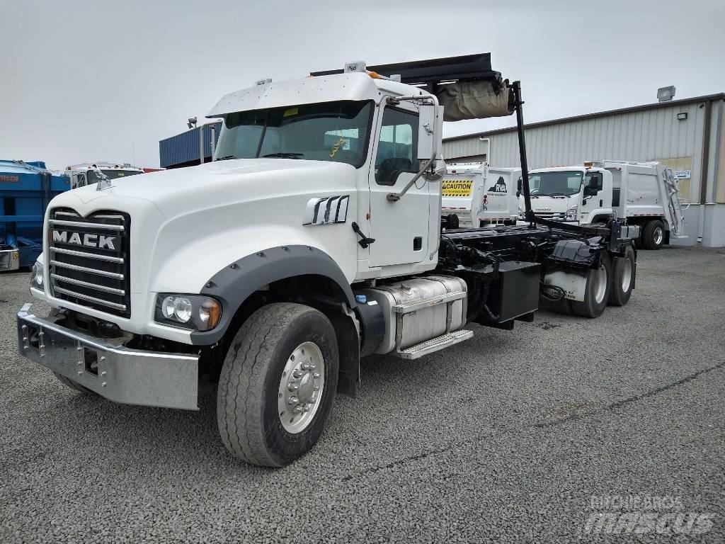 Mack GU713 Müllwagen